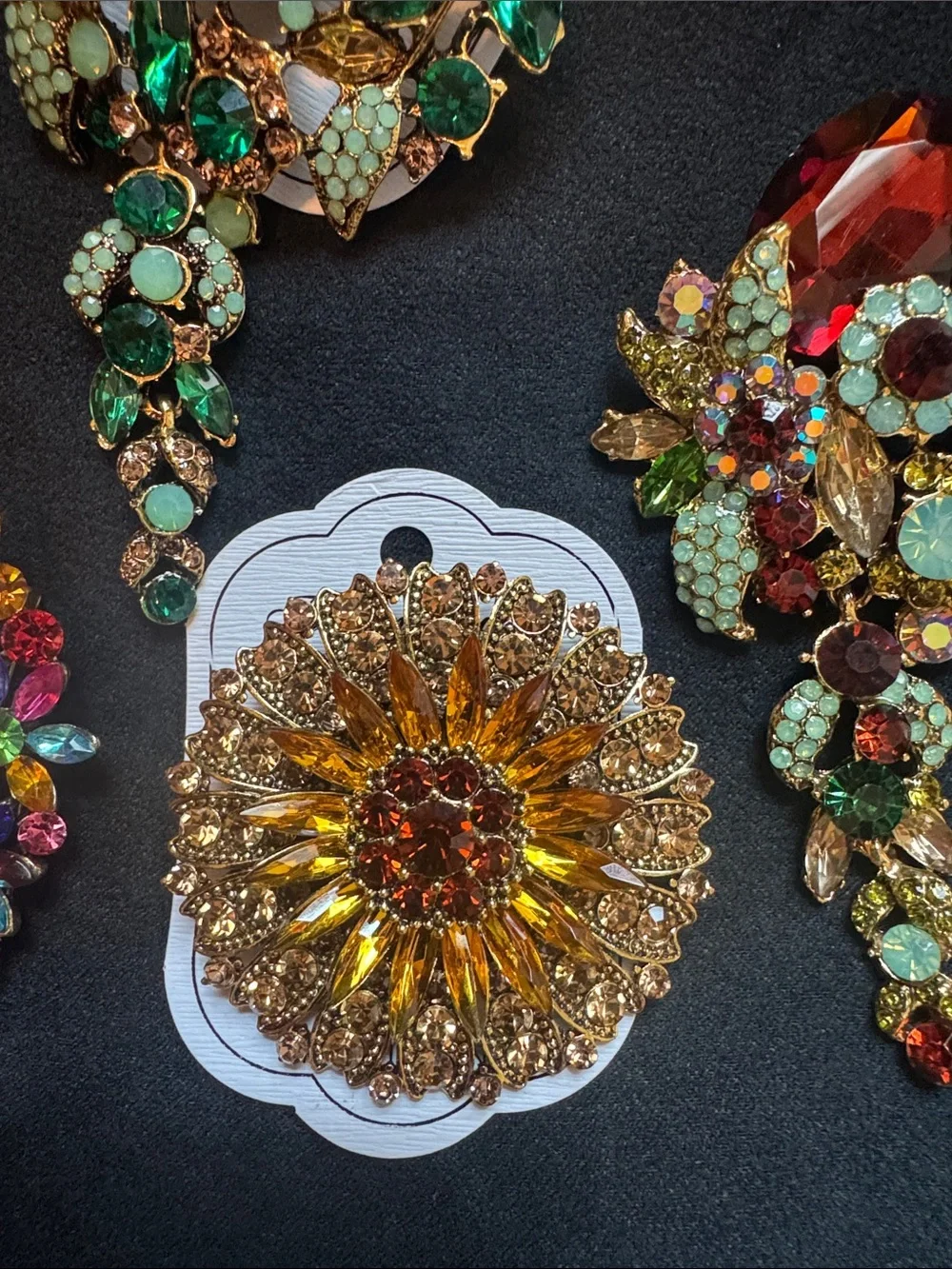 Multicolor Fashion Brooches